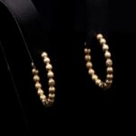 Kügelchen Creolen in 18kt Gelbgold